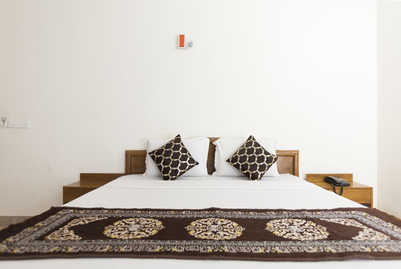 Hotel M J Residency Puri Exterior photo