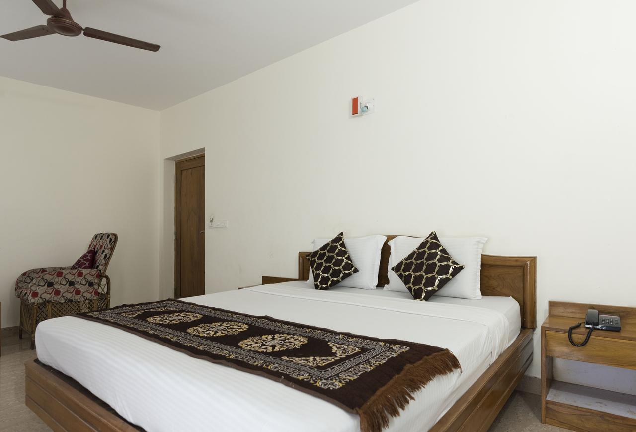 Hotel M J Residency Puri Exterior photo