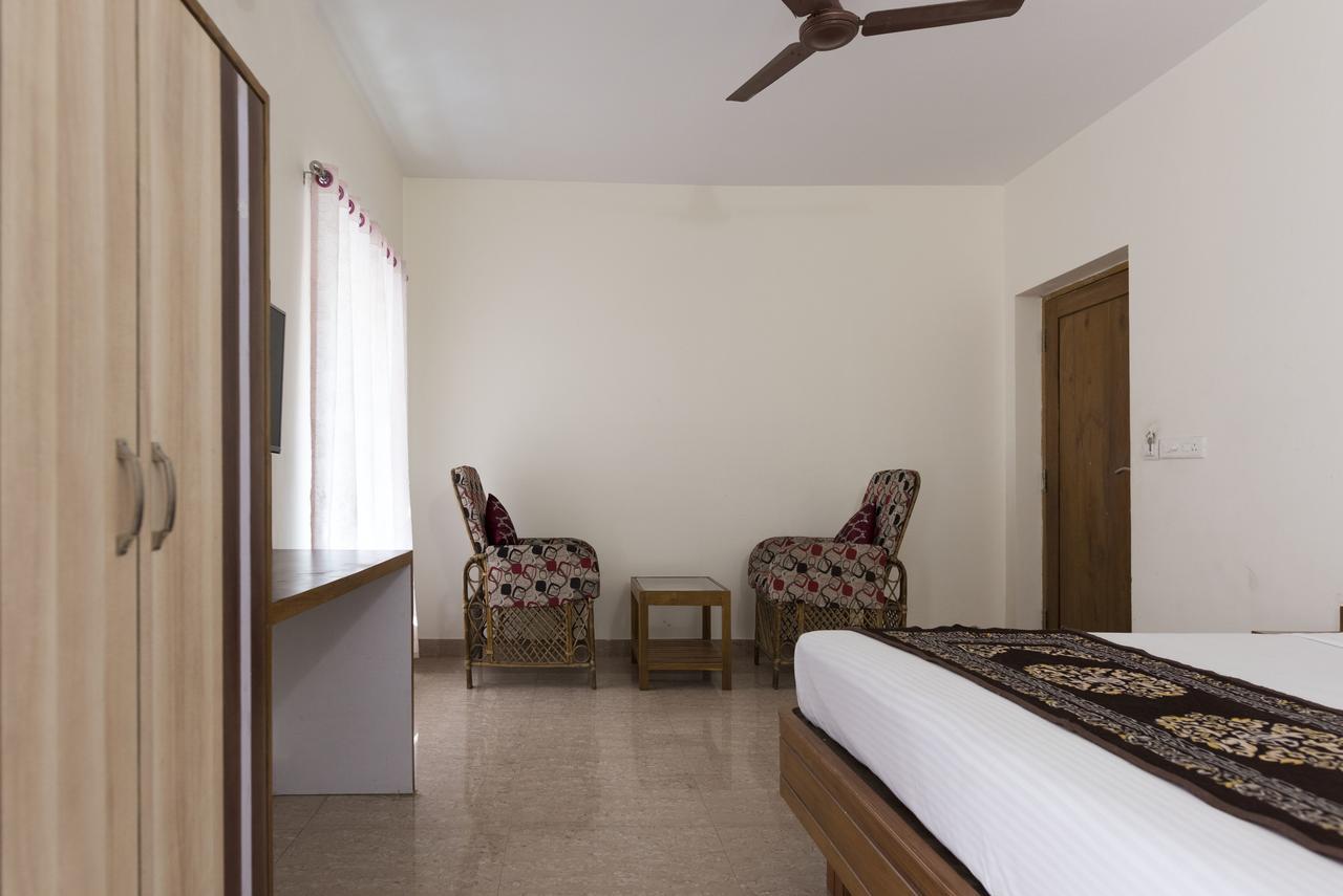 Hotel M J Residency Puri Exterior photo
